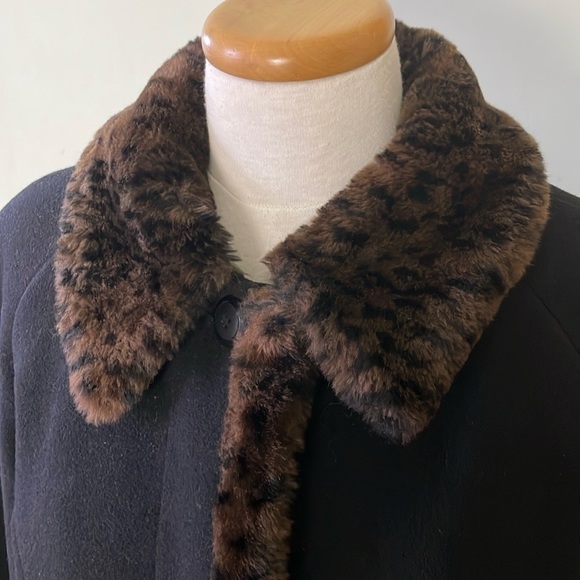 Vintage Lindor Petite Black Wool Coat With Faux Leopard Fur Trim, Size 16 - Picture 3 of 16
